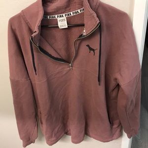 Pink S pullover with pockets. Purple/pink color